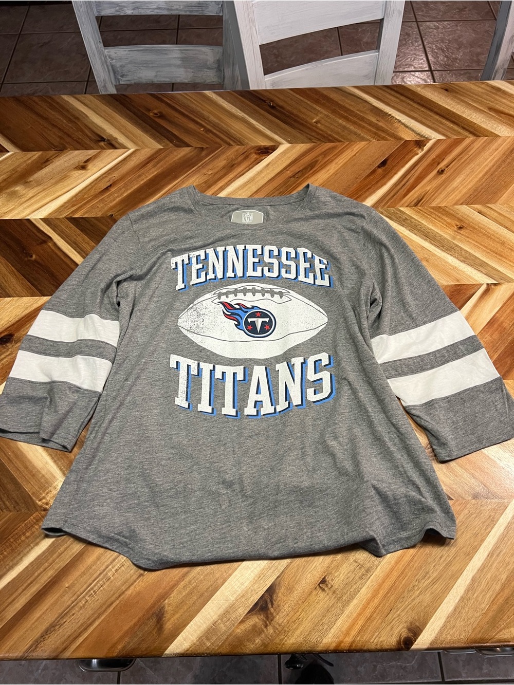 NFL Tennessee Titans Gray and White 3/4 Sleeve Tee NWOT